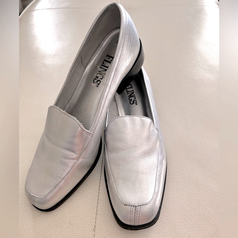 Flings Leather Vintage Women's Loafers 9 Silver Metallic Slip On Casual Glam